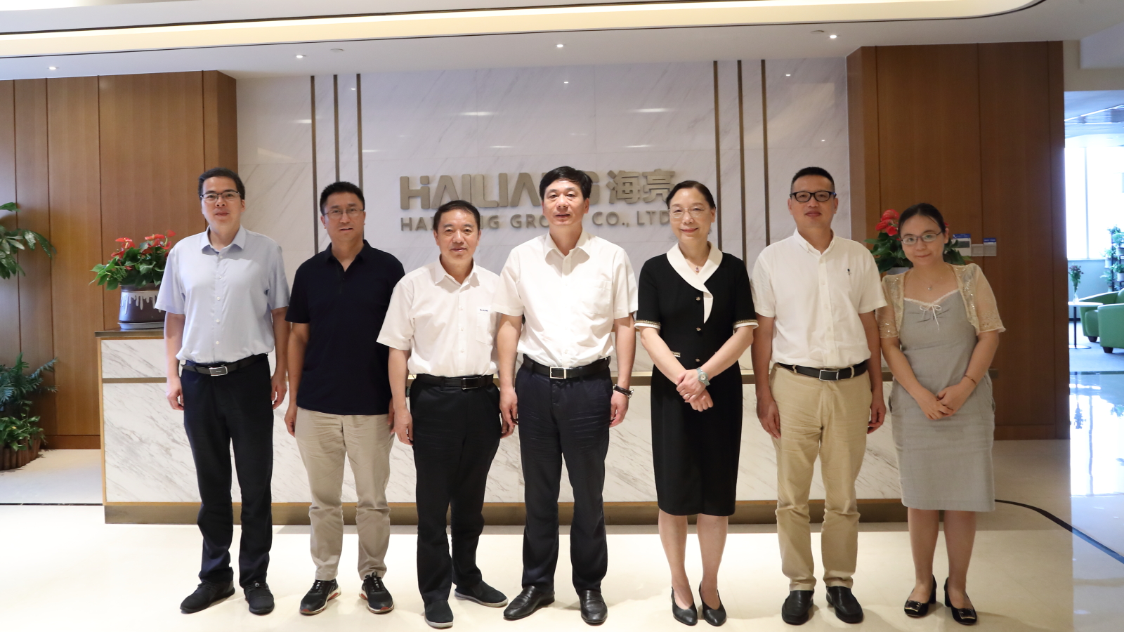 15946058754838110eOf.jpg MEI_9328.JPG